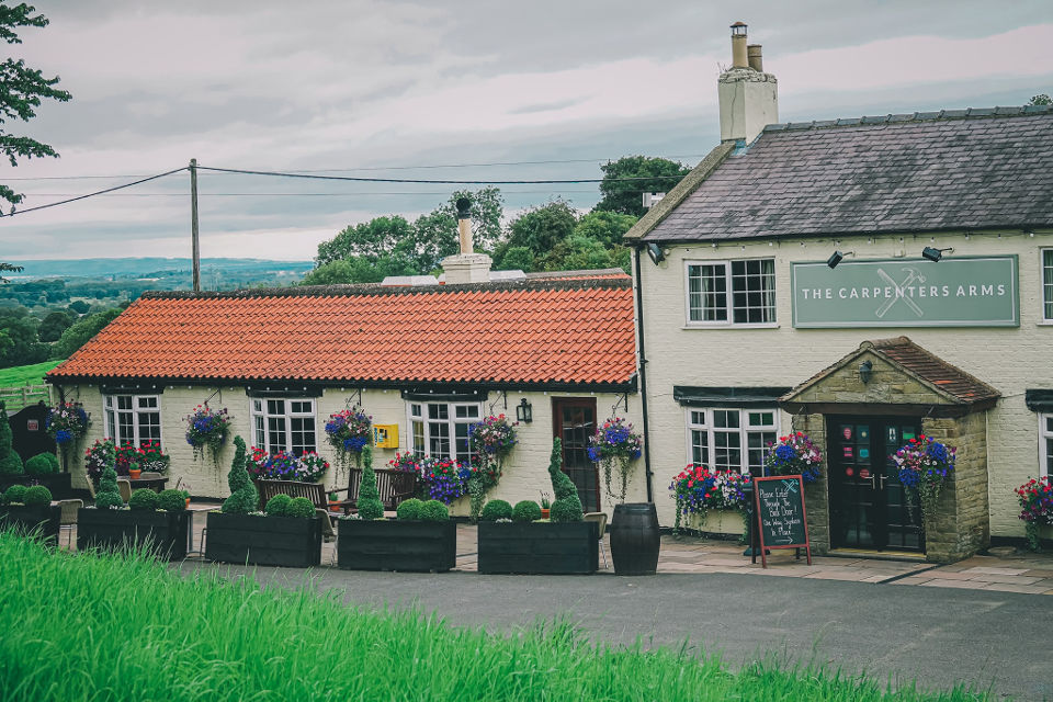 Carpenters Arms Thirsk Exterior Pub