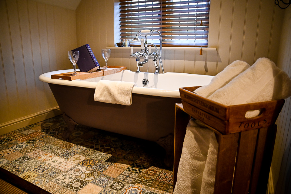 The Plough at Scalby Review roll top bath 