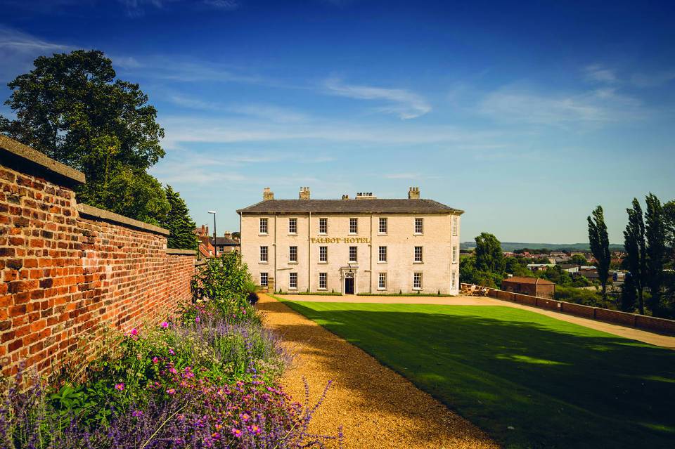 The Talbot Hotel Malton Exterior