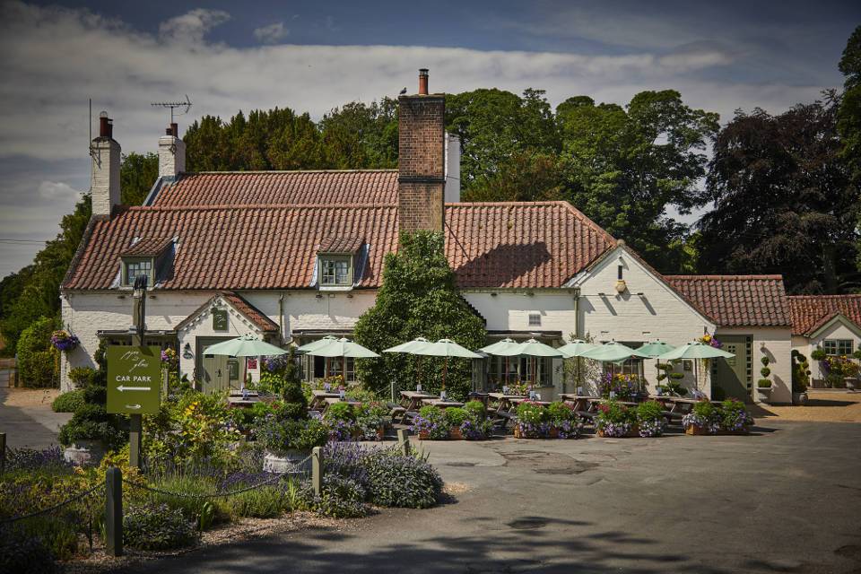 The Pipe and Glass Beverley restaurant Exterior