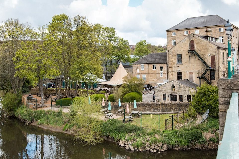 Kirkstall Bridge Inn - Best beer Gardens in Leeds