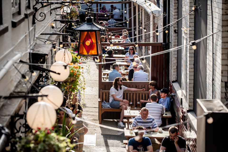 Whitelocks Leeds beer garden - Best Beer Gardens in Leeds 