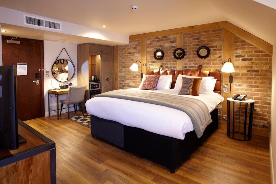 Hotel Indigo Bedroom - Best hotels in York city centre