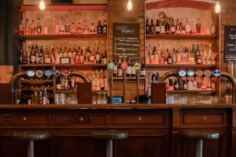 best bars in leeds - rolands