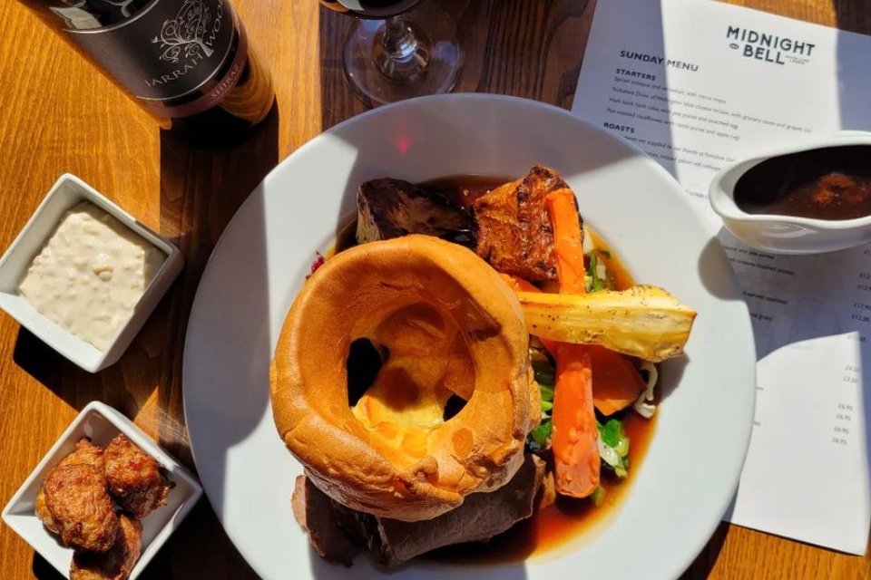 The Midnight Bell - Sunday Lunch in Leeds