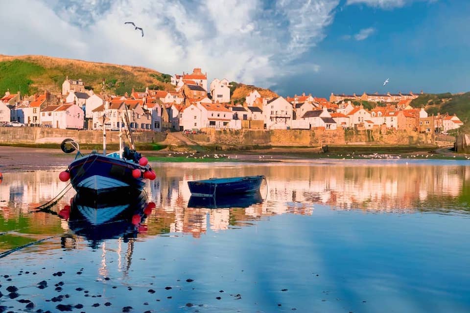 https://www.enthings to do in whitby - whitby beachglish-heritage.org.uk/visit/places/whitby-abbey/?utm_campaign=aka_whitby_21