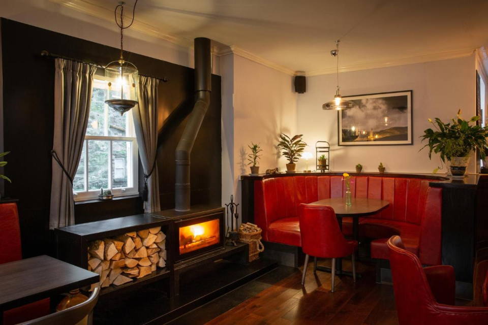 Black Bull Sedbergh Review wood burning stove