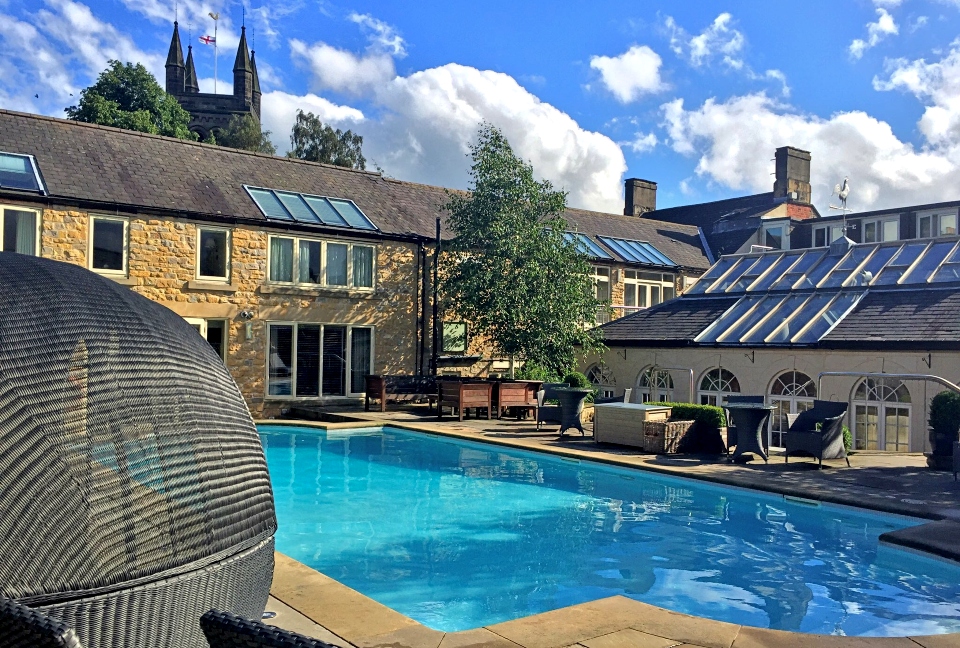 The Feversham Arms Hotel In Helmsley - outdoor dining in Yorkshire