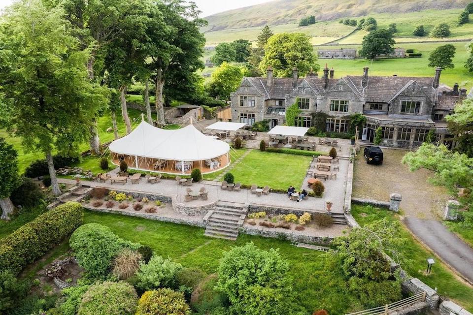 Hotels in the Yorkshire Dales - Simonstone Hall Hotel exterior