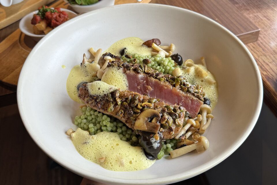 Carpenters Arms Ossett Review - tuna steak with mushrooms and peas and pistachios