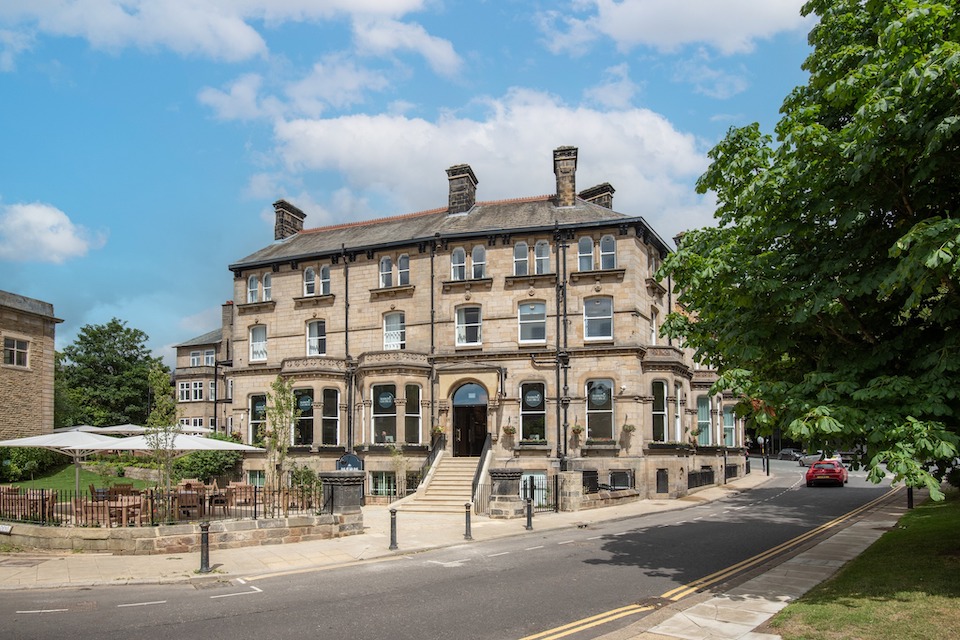 The Harrogate Inn exterior