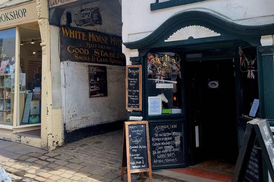 White Horse and Griffin exterior